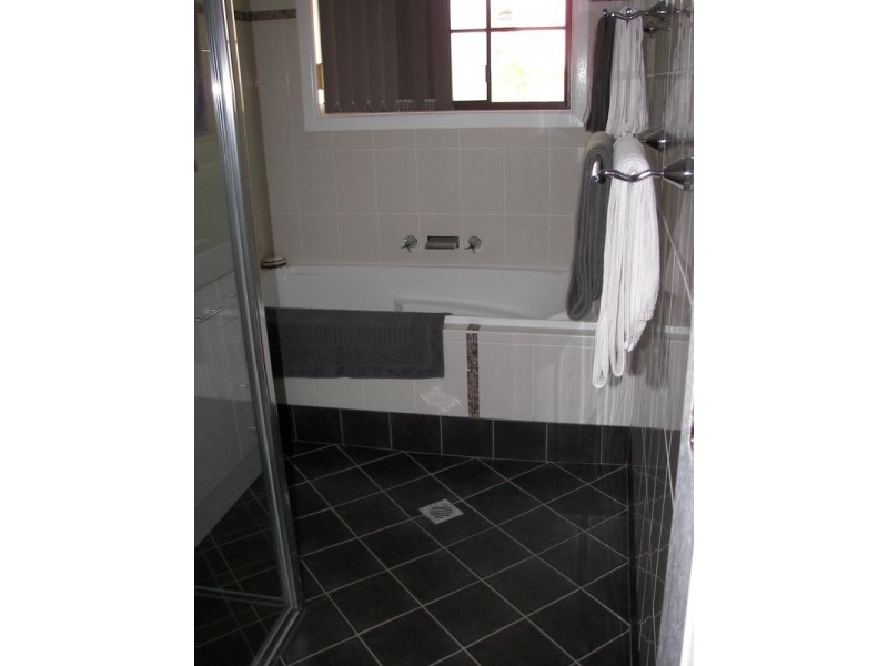 13 Captain Wilson Ave, Parkes NSW 2870