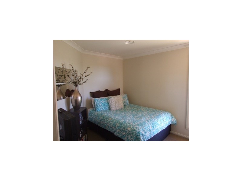 11 Ballerdee Lane, Parkes NSW 2870