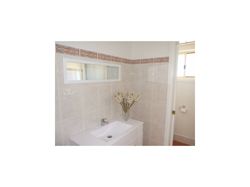 11 Ballerdee Lane, Parkes NSW 2870