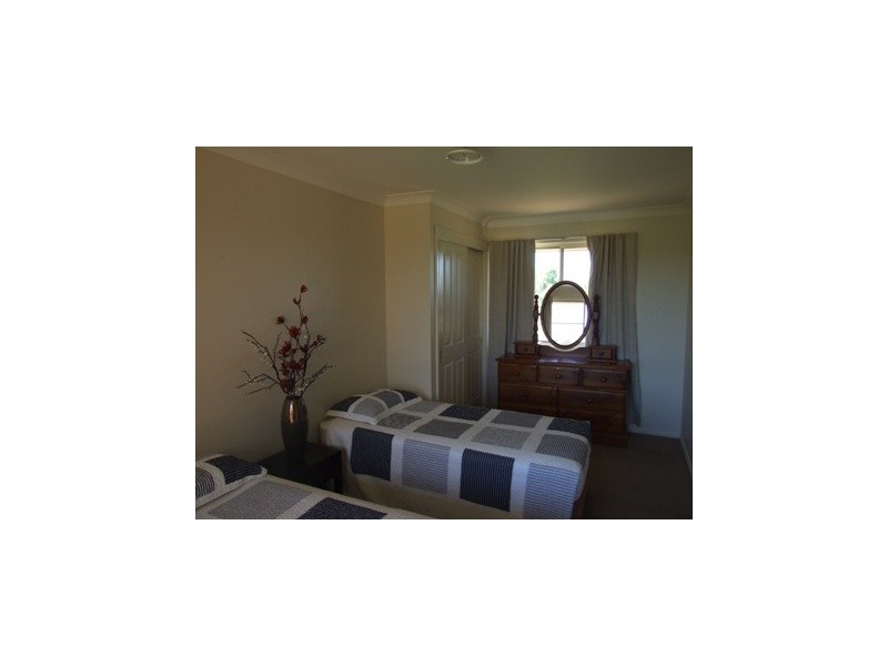 11 Ballerdee Lane, Parkes NSW 2870