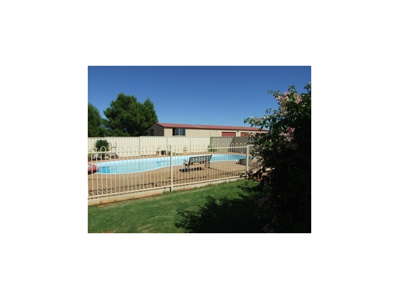 11 Ballerdee Lane, Parkes NSW 2870
