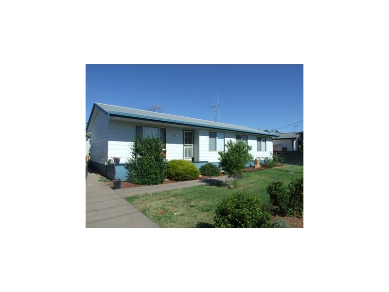 7 Lawson Street, Parkes NSW 2870