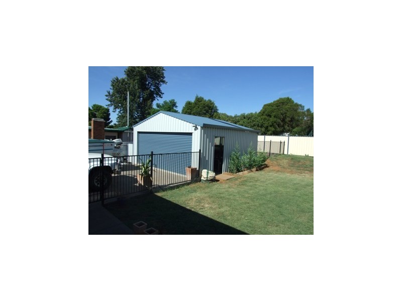 7 Lawson Street, Parkes NSW 2870
