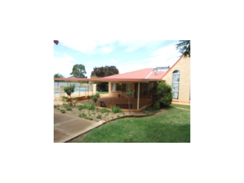 102 Webb Street, Parkes NSW 2870