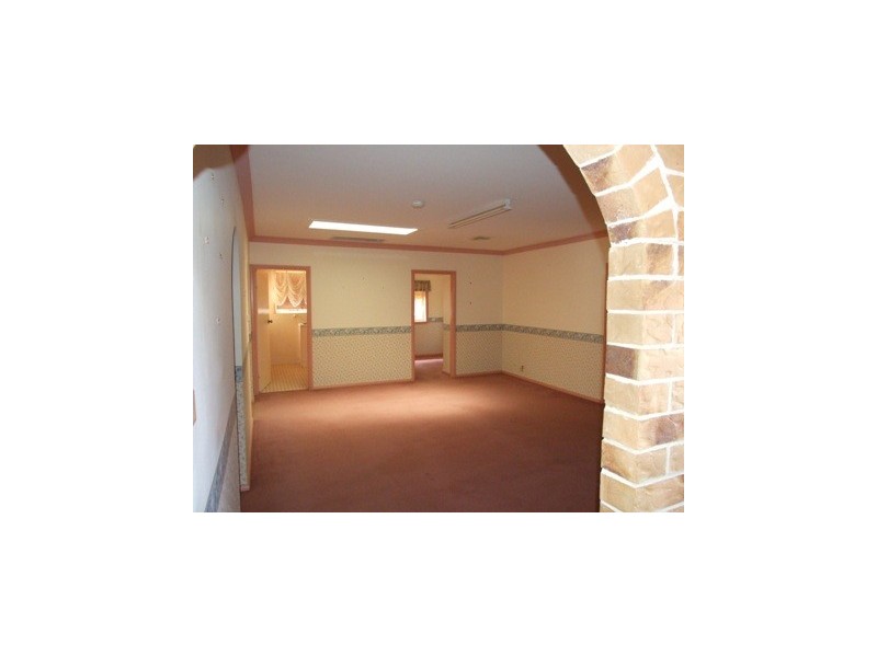 102 Webb Street, Parkes NSW 2870