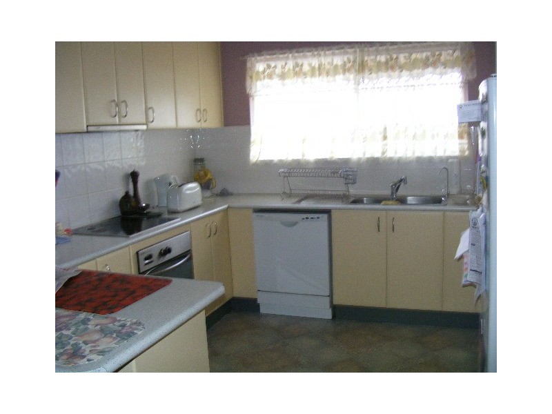 37 East Street, Parkes NSW 2870