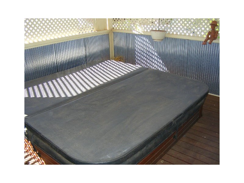 37 East Street, Parkes NSW 2870