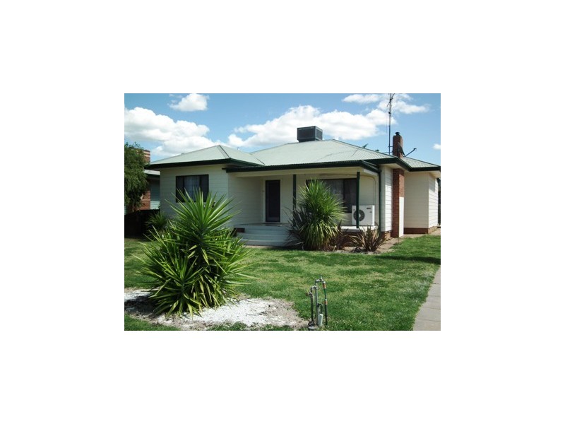 24 Pearce Street, Parkes NSW 2870