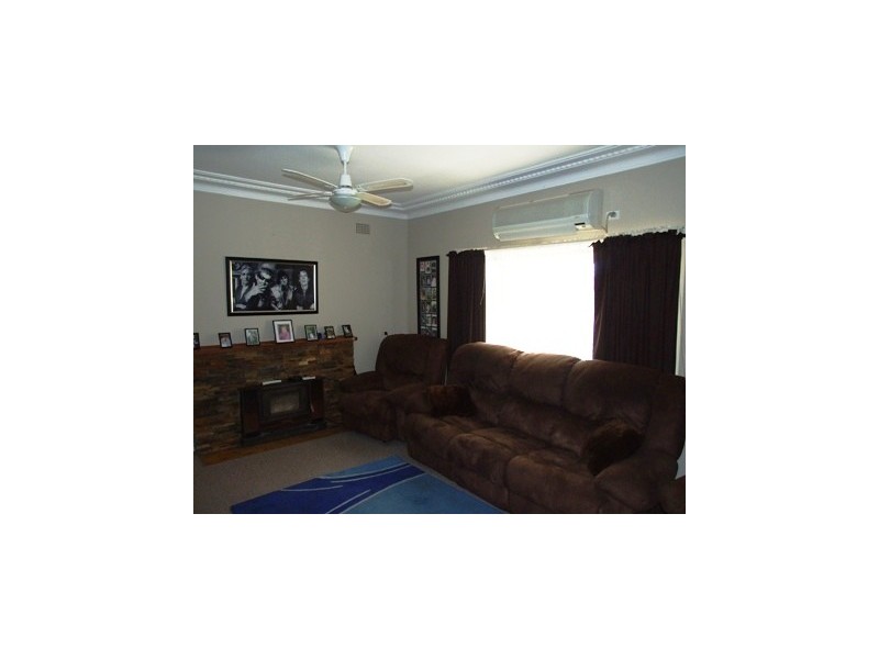 24 Pearce Street, Parkes NSW 2870