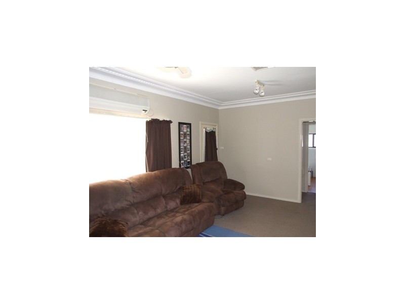 24 Pearce Street, Parkes NSW 2870
