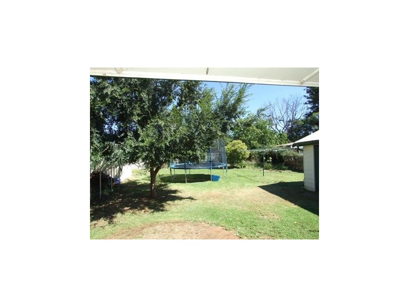 24 Pearce Street, Parkes NSW 2870