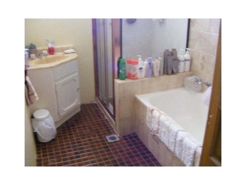 9 Waratah Street, Parkes NSW 2870