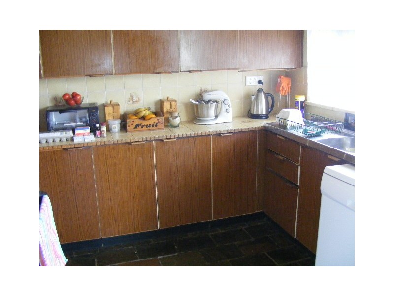 9 Waratah Street, Parkes NSW 2870