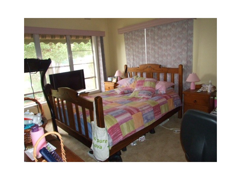 9 Waratah Street, Parkes NSW 2870