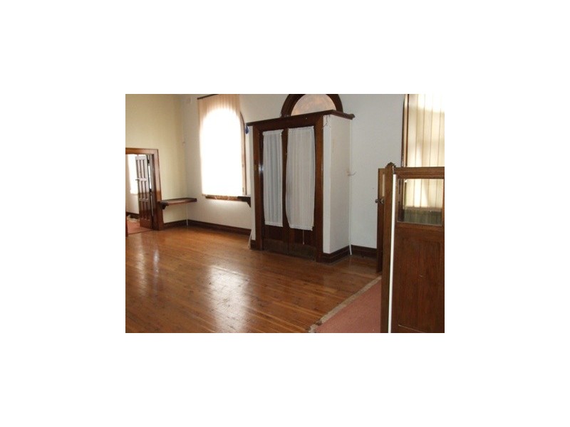 107 Caswell Street, Peak Hill NSW 2869