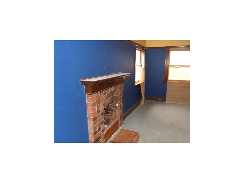 107 Caswell Street, Peak Hill NSW 2869