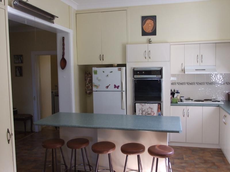 8 Junction Street, Parkes NSW 2870