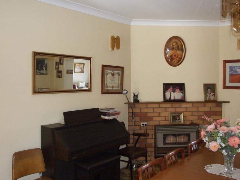 8 Junction Street, Parkes NSW 2870