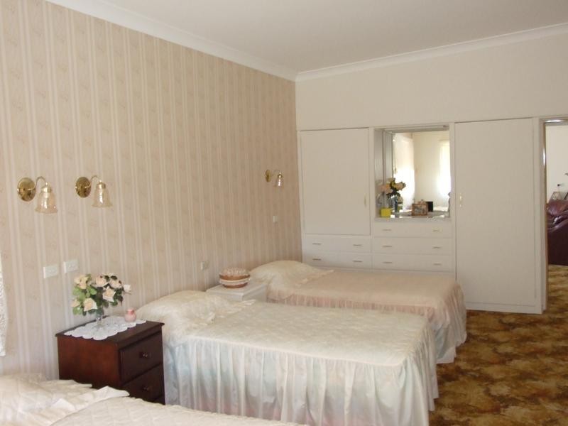 8 Junction Street, Parkes NSW 2870