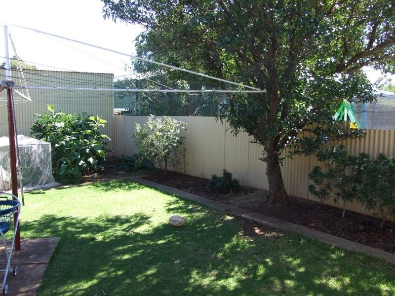 8 Junction Street, Parkes NSW 2870