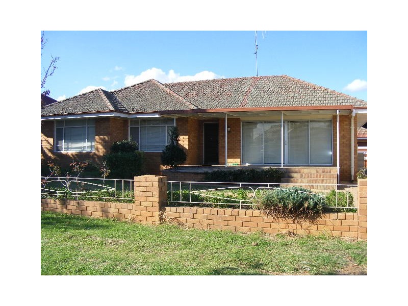 65 Bogan Street, Parkes NSW 2870