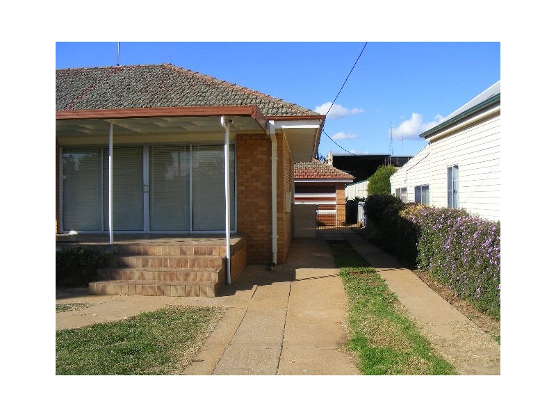 65 Bogan Street, Parkes NSW 2870