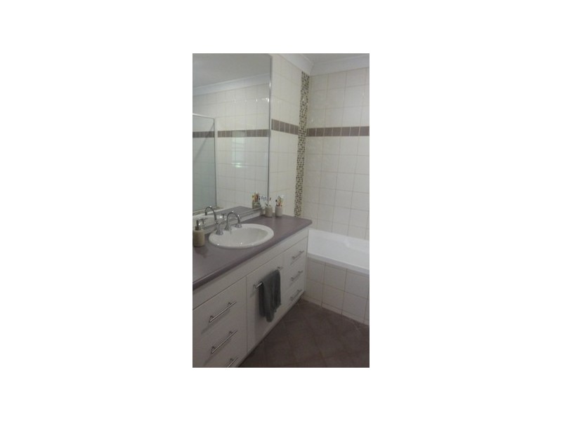 16 High Street, Parkes NSW 2870