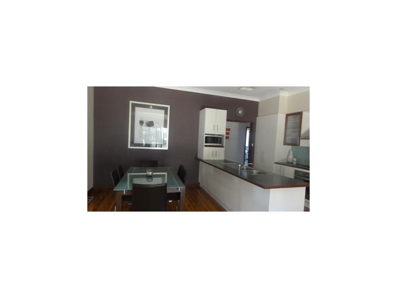 16 High Street, Parkes NSW 2870