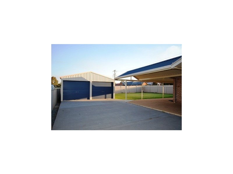 2 Noonan Street, Parkes NSW 2870