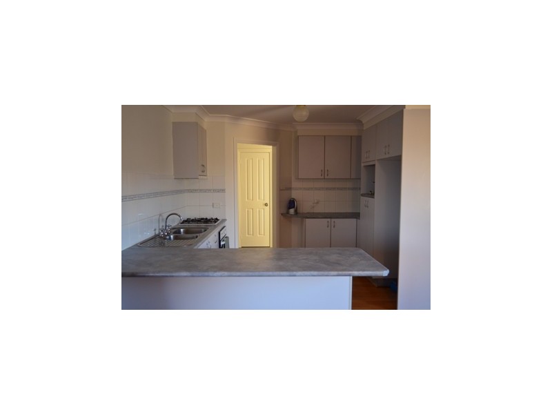 2 Noonan Street, Parkes NSW 2870