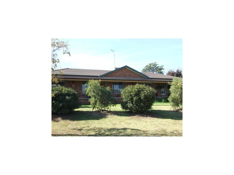 1 Glenburnie Close, Parkes NSW 2870