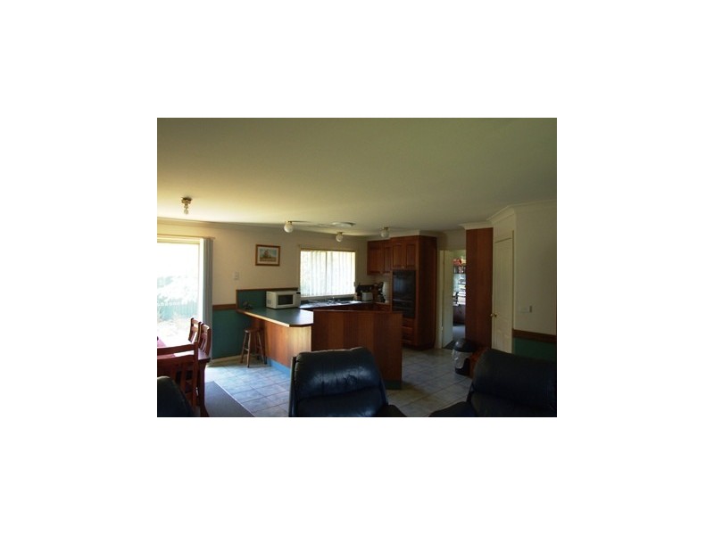 1 Glenburnie Close, Parkes NSW 2870