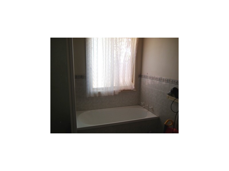 78 Brolgan Rd, Parkes NSW 2870