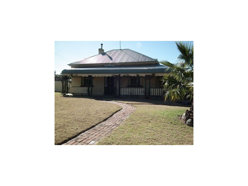 18 Thomas Street, Parkes NSW 2870