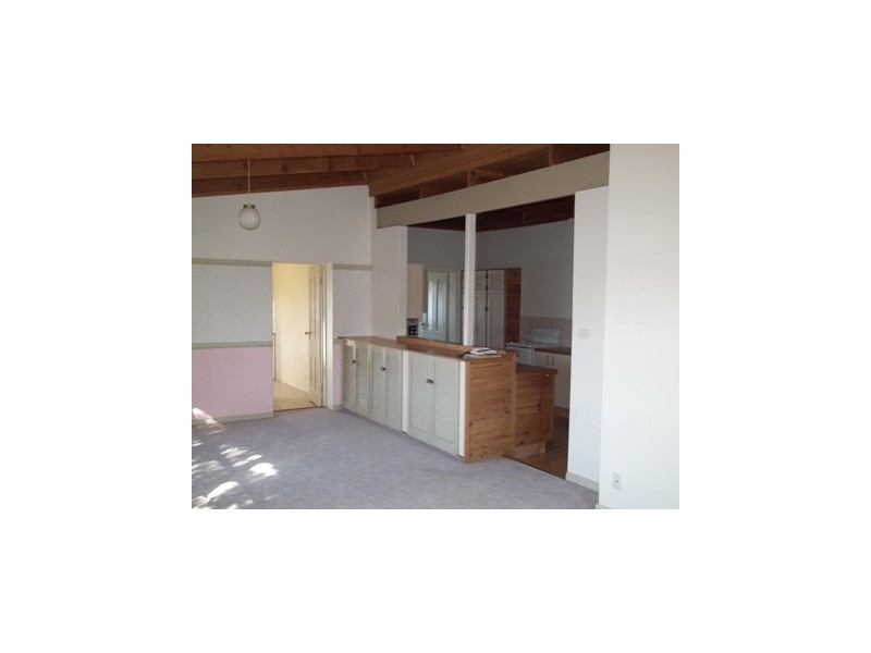 18 Thomas Street, Parkes NSW 2870