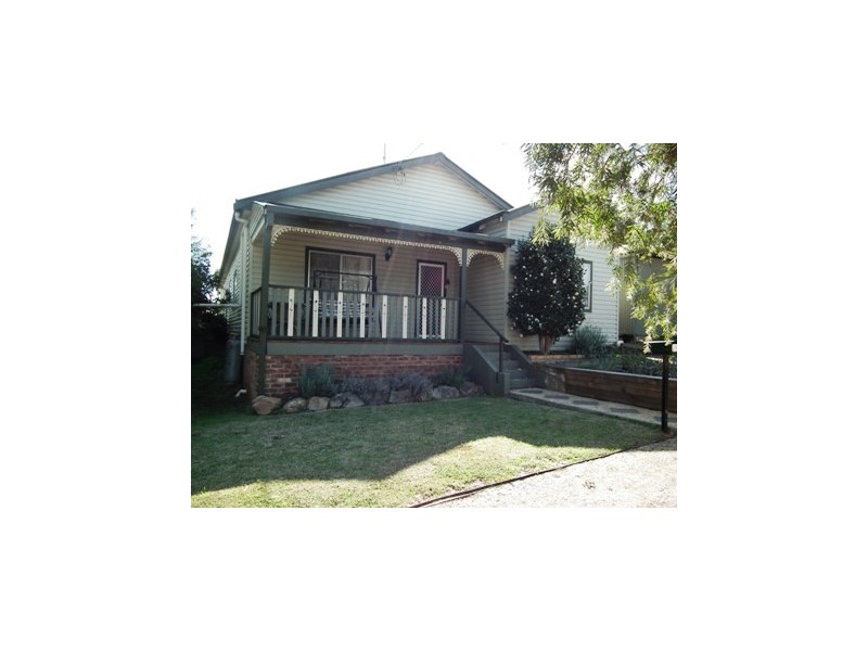 2 Drummond, Parkes NSW 2870