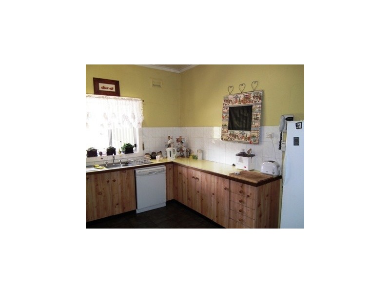 2 Drummond, Parkes NSW 2870