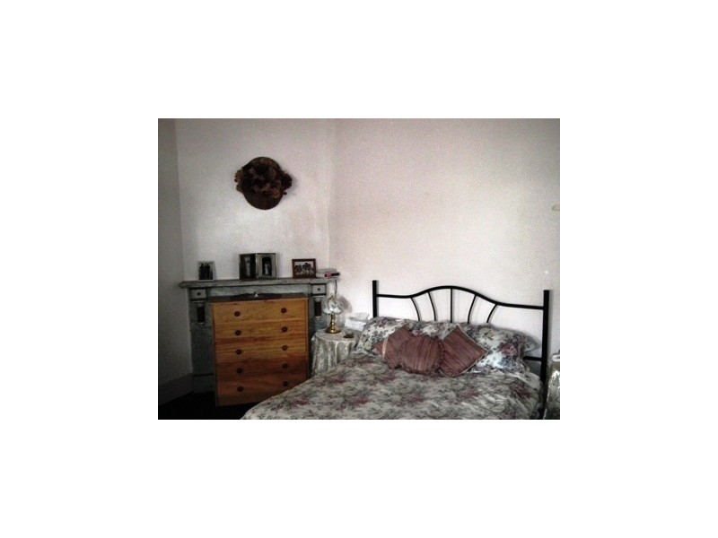 18 East Street, Parkes NSW 2870