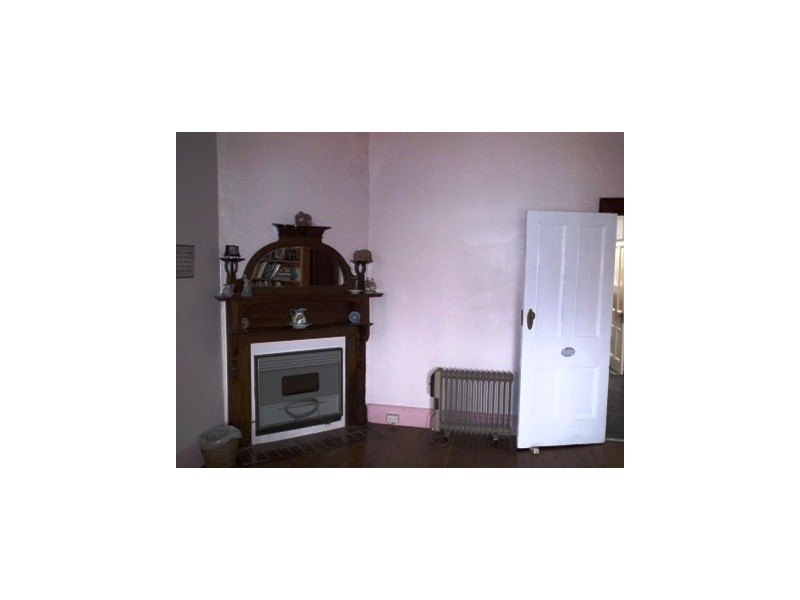 18 East Street, Parkes NSW 2870