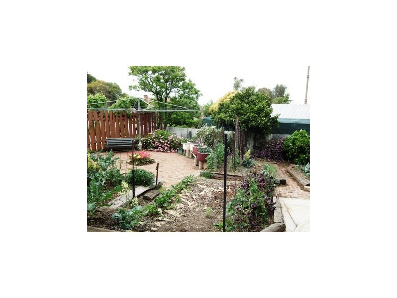 18 East Street, Parkes NSW 2870