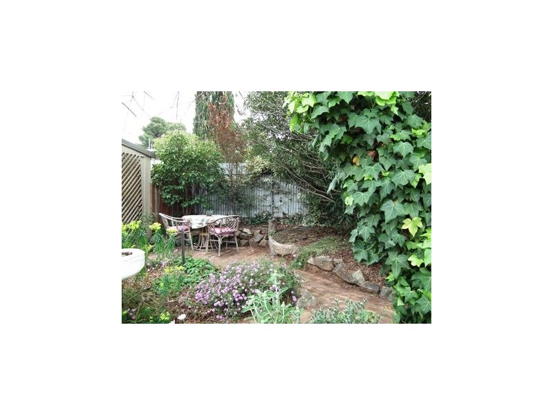 18 East Street, Parkes NSW 2870