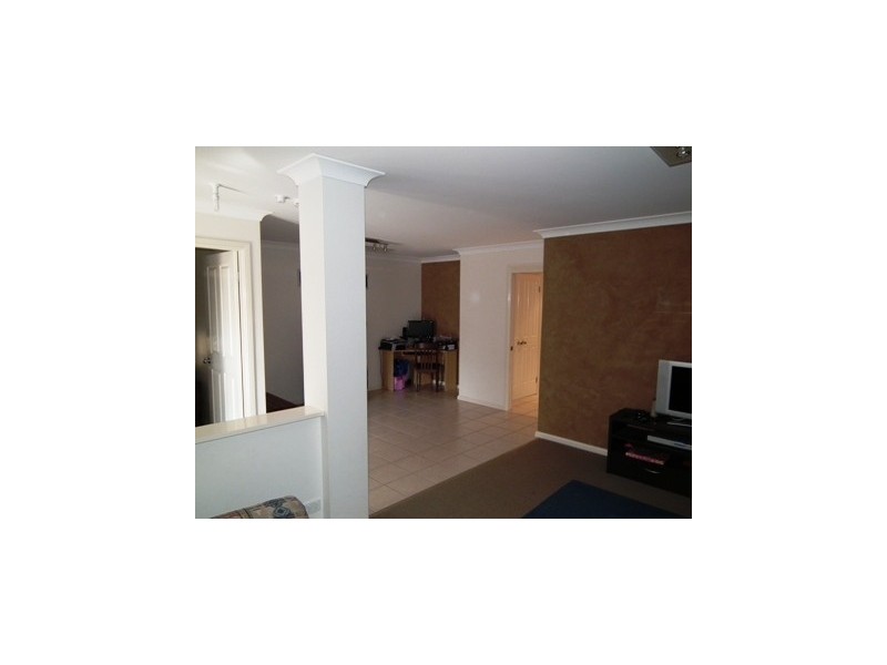 39 Glenburine Close, Parkes NSW 2870