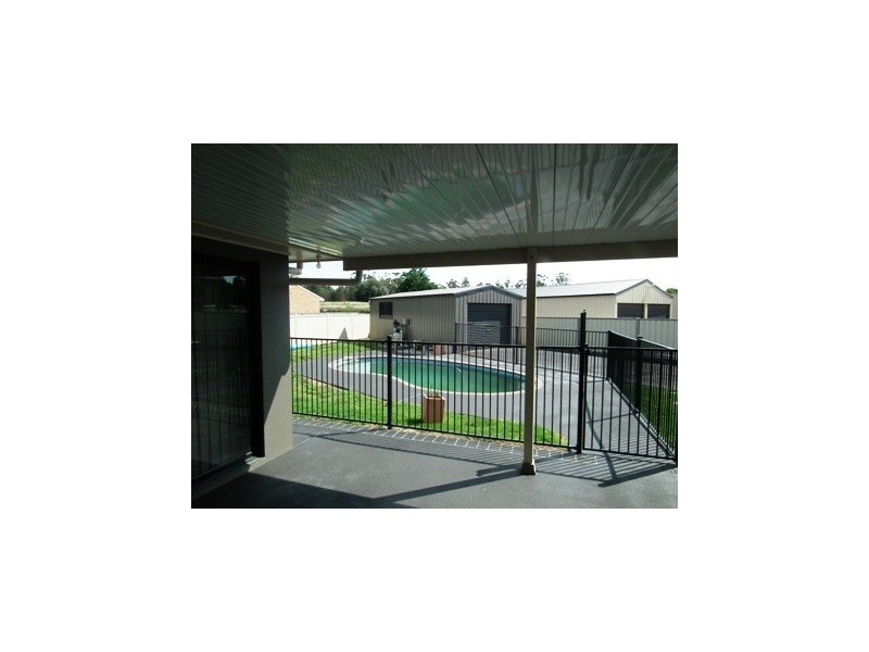 39 Glenburine Close, Parkes NSW 2870