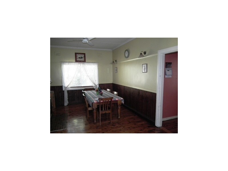 2 Drummond Street, Parkes NSW 2870