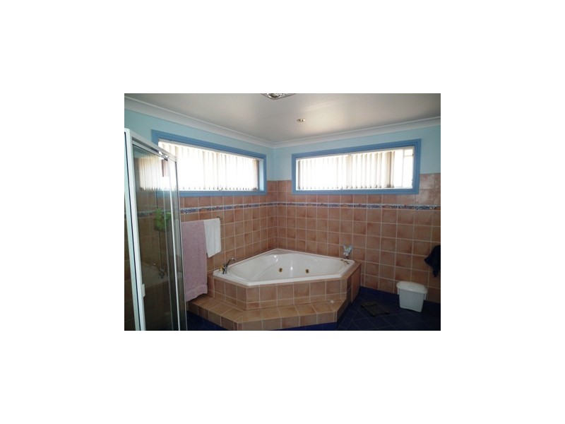 18 Jones Street, Parkes NSW 2870
