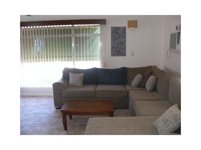 5 Glover Street, Parkes NSW 2870