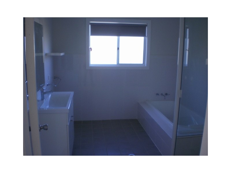 32 Albert Street, Parkes NSW 2870