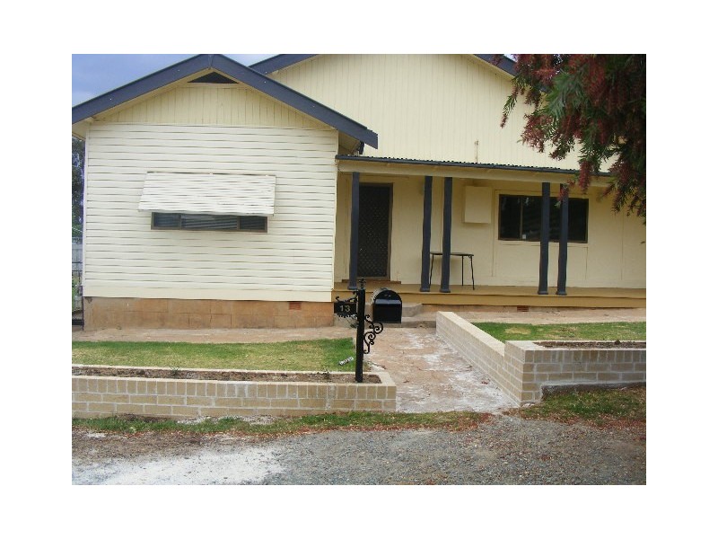 13 Thomas Street, Parkes NSW 2870