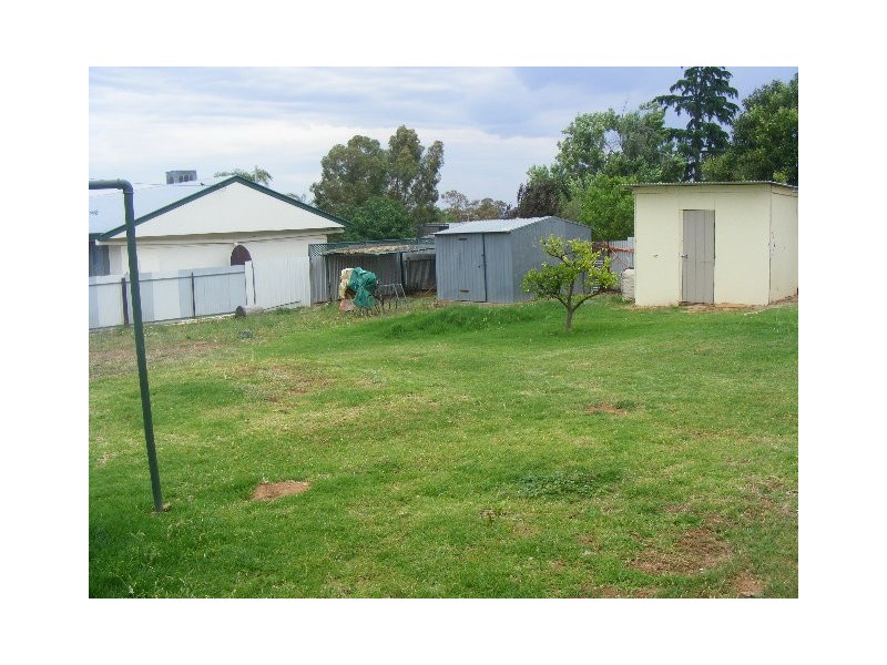 13 Thomas Street, Parkes NSW 2870