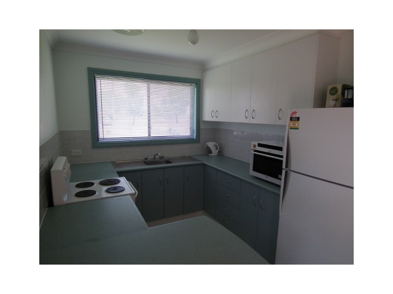 70 Brolgan Rd, Parkes NSW 2870